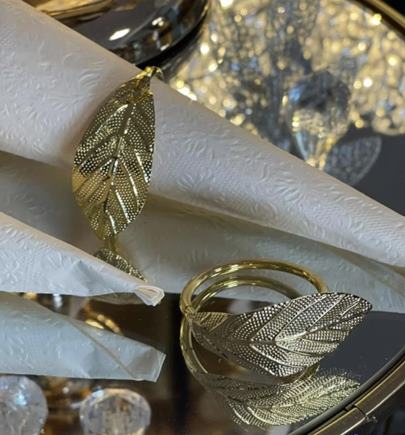 OBRÚČKY NA SERVÍTKY ZLATÉ 